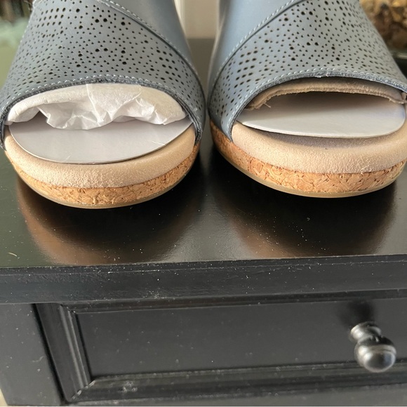 Clarks Lafley Joy Leather Wedges Sz 8.5 - Picture 2 of 6